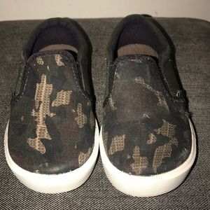 Camo slip ons